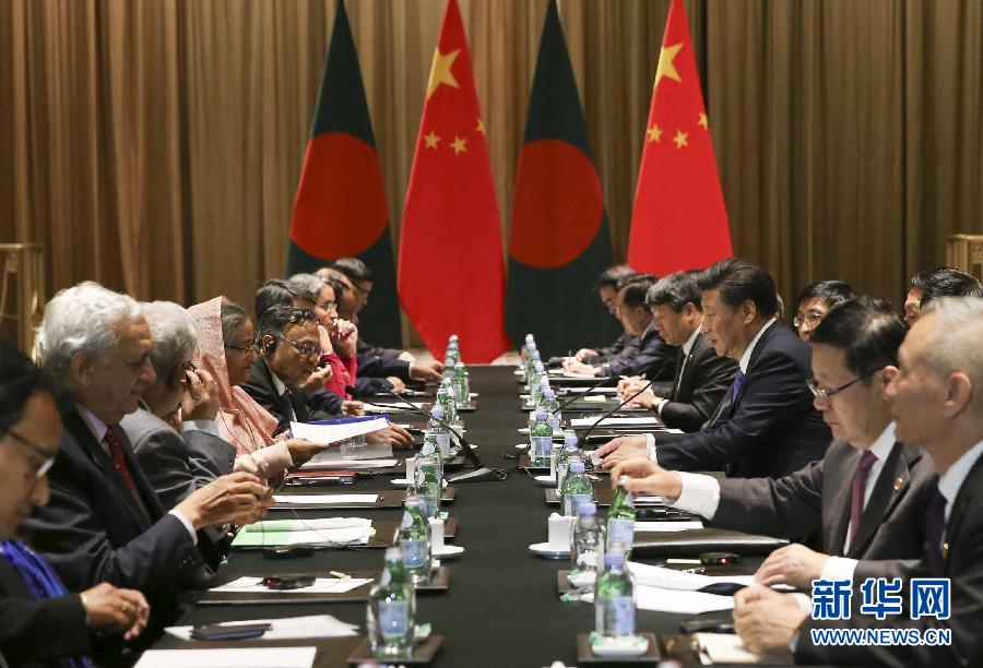 9月26日,國家主席習(xí)近平在紐約會見孟加拉國總理哈西娜。新華社記者蘭紅光攝 9月26日,國家主席習(xí)近平在紐約會見孟加拉國總理哈西娜。新華社記者蘭紅光攝