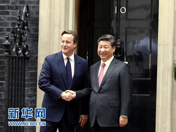 10月21日,國家主席習近平在倫敦唐寧街首相府同英國首相卡梅倫舉行會談。 新華社記者 鞠鵬 攝 10月21日,國家主席習近平在倫敦唐寧街首相府同英國首相卡梅倫舉行會談。 新華社記者 鞠鵬 攝