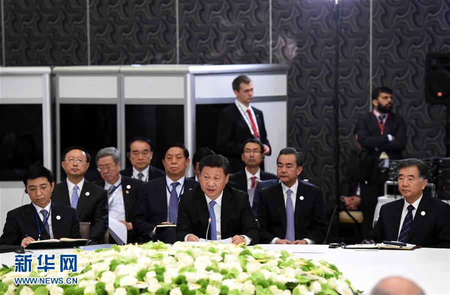 11月15日,金磚國家領導人非正式會晤在土耳其安塔利亞舉行,中國國家主席習近平、俄羅斯總統普京、印度總理莫迪、南非總統祖馬、巴西總統羅塞夫出席。習近平在會上發表題為《開拓機遇應對挑戰》的重要講話。 新華社記者 饒愛民 攝 11月15日,金磚國家領導人非正式會晤在土耳其安塔利亞舉行,中國國家主席習近平、俄羅斯總統普京、印度總理莫迪、南非總統祖馬、巴西總統羅塞夫出席。習近平在會上發表題為《開拓機遇應對挑戰》的重要講話。 新華社記者 饒愛民 攝