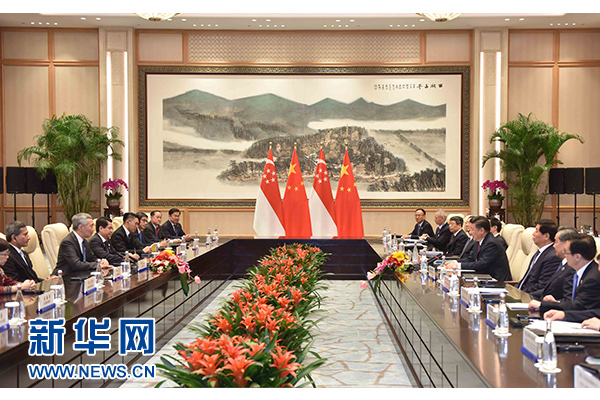 9月2日,國(guó)家主席習(xí)近平在杭州會(huì)見新加坡總理李顯龍。新華社記者張鐸攝 9月2日,國(guó)家主席習(xí)近平在杭州會(huì)見新加坡總理李顯龍。新華社記者張鐸攝