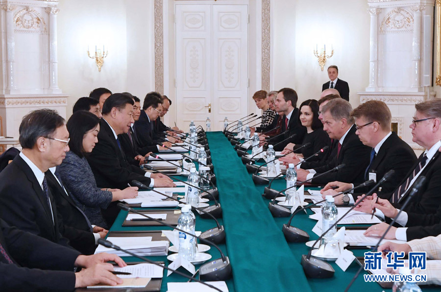 4月5日,國家主席習(xí)近平在赫爾辛基同芬蘭總統(tǒng)尼尼斯托舉行會談。 新華社記者 饒愛民 攝 4月5日,國家主席習(xí)近平在赫爾辛基同芬蘭總統(tǒng)尼尼斯托舉行會談。 新華社記者 饒愛民 攝