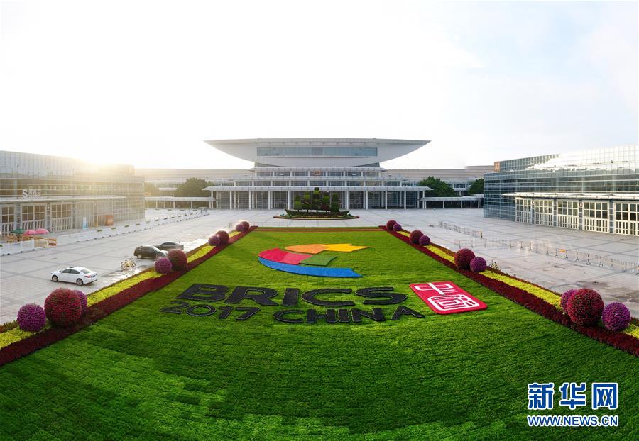 (新華全媒頭條·圖文互動(dòng))(1)書(shū)寫(xiě)發(fā)展合作大文章 推動(dòng)全球治理新變革——習(xí)近平主席中東非洲之行前瞻