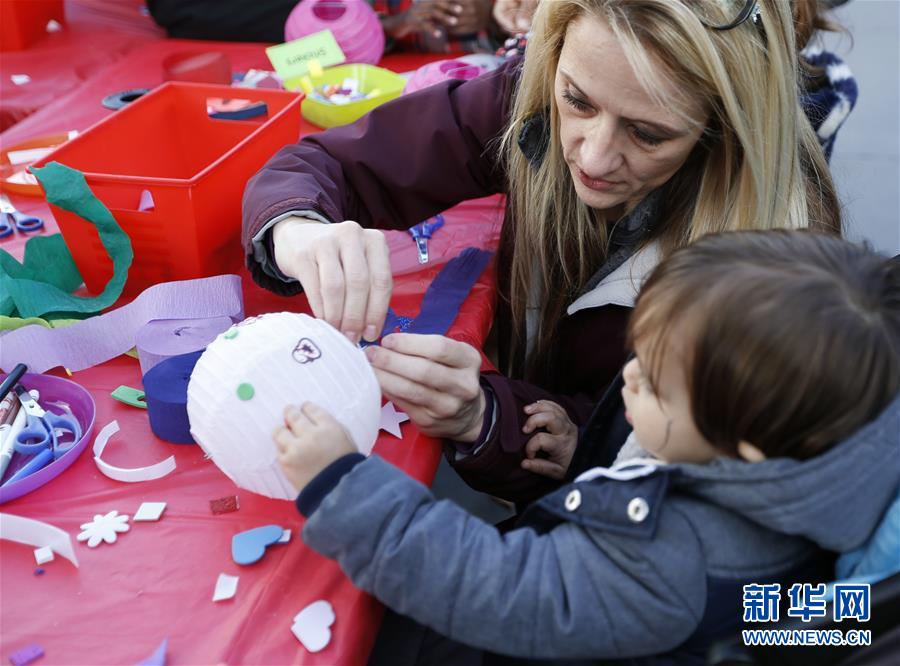 (國際·圖文互動)(3)到洛杉磯農夫市場紅紅火火過大年