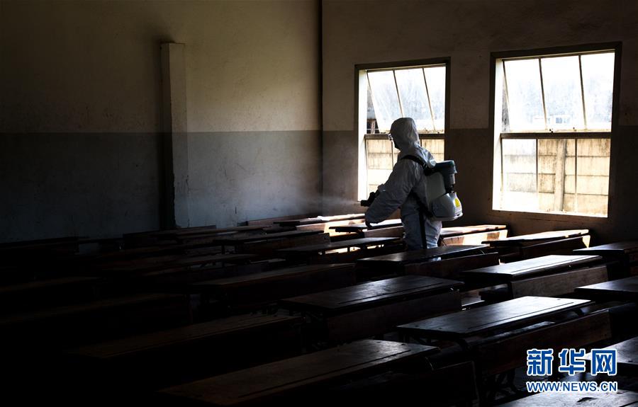 (國際·圖文互動)(3)與時間賽跑——中國救援隊成為莫桑比克災后防疫重要力量