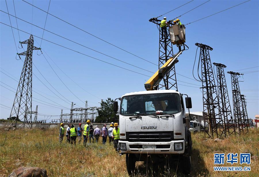 （國(guó)際&middot;圖文互動(dòng)）（1）通訊：從家庭走向曠野的敘利亞女電工