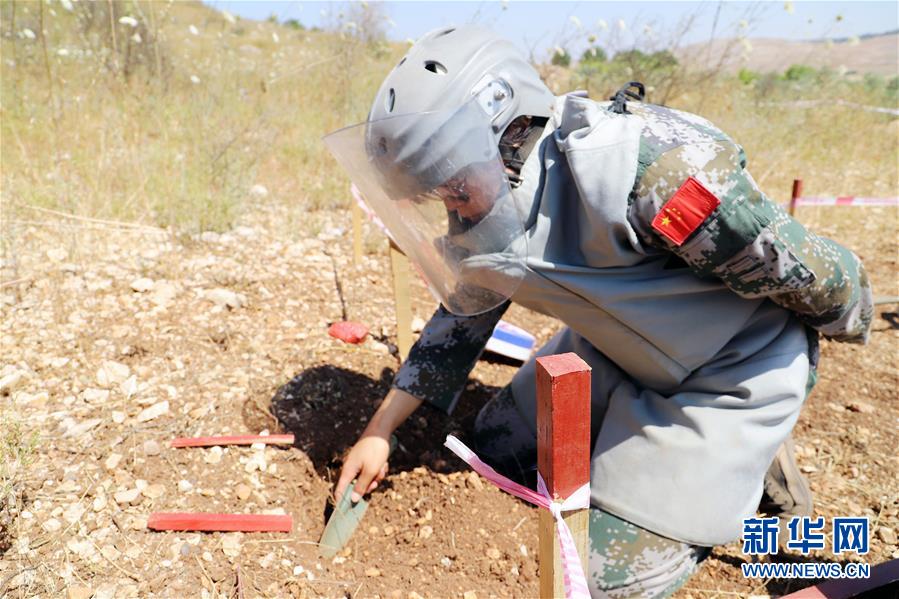（國際&middot;圖文互動）（2）她們在雷場成長&mdash;&mdash;記中國赴黎維和掃雷女兵