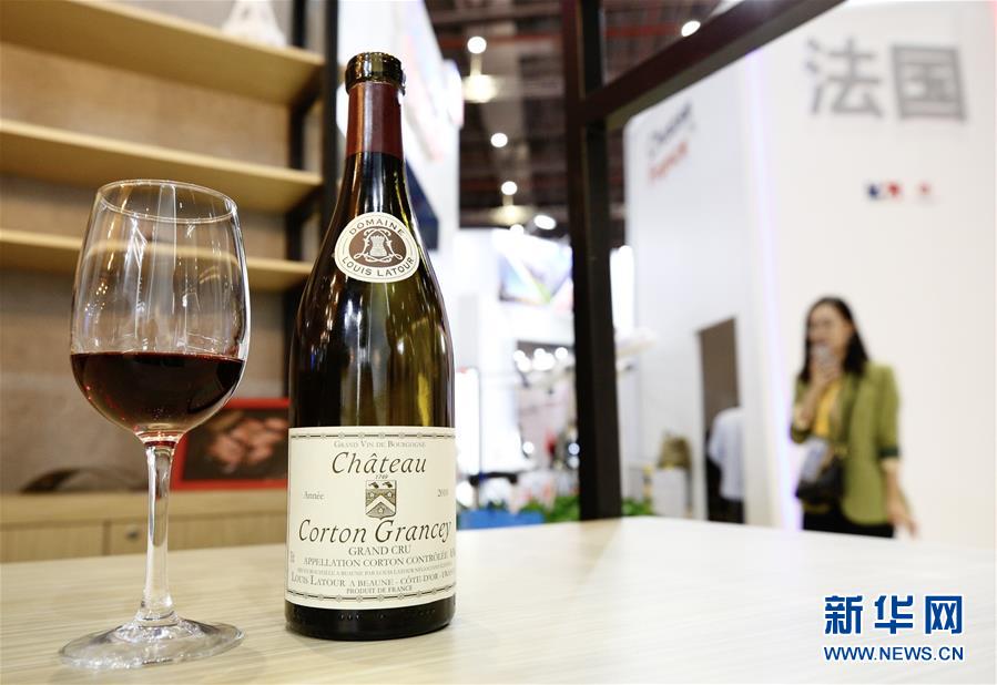 (新華全媒頭條·圖文互動)(5)大江奔騰勢如虹——習(xí)近平主席出席第二屆中國國際進口博覽會紀實