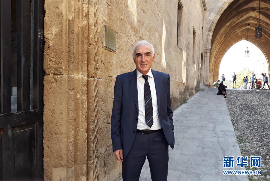 (習(xí)近平出訪配合稿·圖文互動(dòng))專訪:“與習(xí)主席見(jiàn)面是我人生的獨(dú)特經(jīng)歷”——訪希臘羅德島愛(ài)琴海學(xué)院負(fù)責(zé)人斯庫(kù)爾托斯