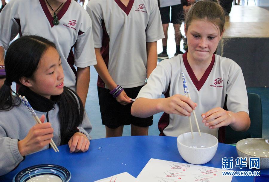 （國際&middot;圖文互動）（4）通訊：&ldquo;Kia Ora，都來吧，漢語學習發了芽&rdquo;&mdash;&mdash;新西蘭羅托魯阿初級中學中文助教的夢想