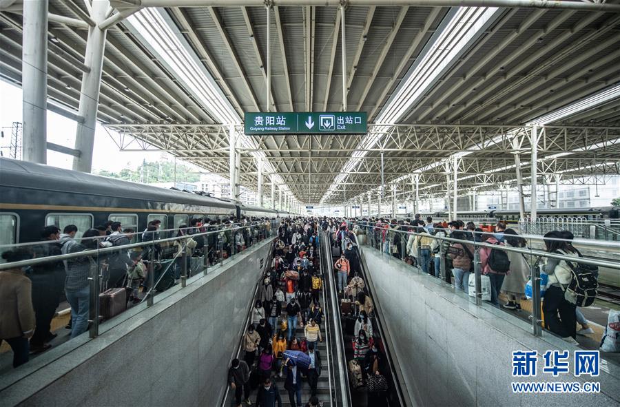 (新華全媒頭條·圖文互動(dòng))(2)海納百川共揚(yáng)帆——黨的十九大以來(lái)以習(xí)近平同志為核心的黨中央引領(lǐng)中國(guó)高水平對(duì)外開放紀(jì)實(shí)