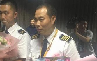 空中驚魂 奇跡備降！&ldquo;英雄機組&rdquo;太牛了